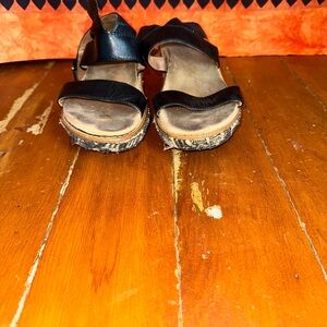 Vionic Black Sandals